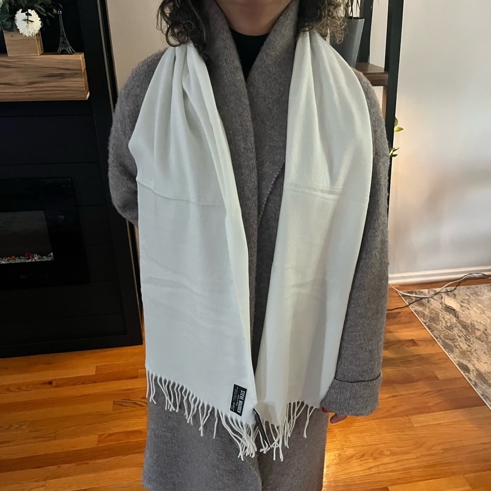 Steve Madden Womens Scarf Ivory White Mid Weight Muffler Fringe - Picture 6 of 9